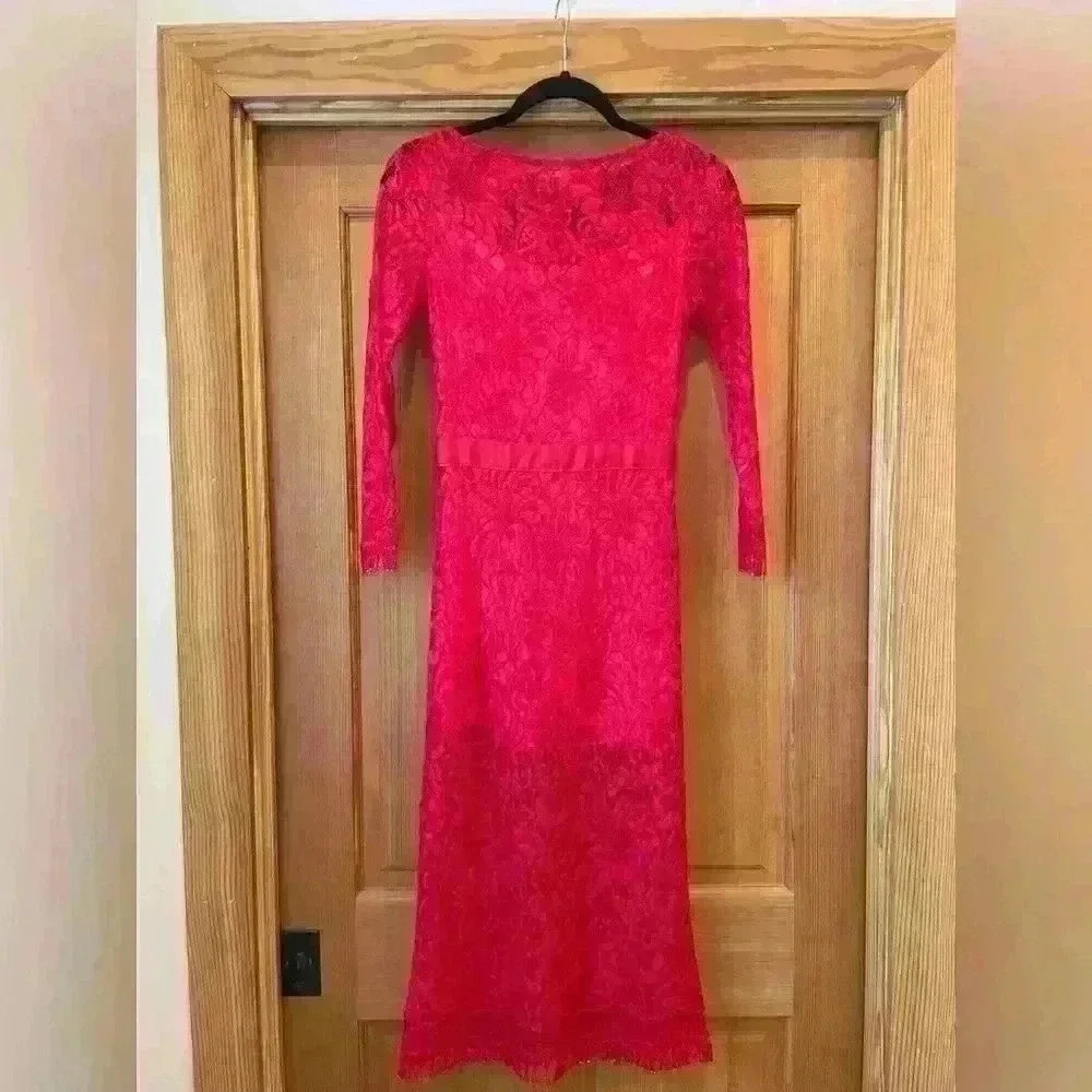 Nasty Gal Women’s Lace long sleeve midi dress. Red. Size XS